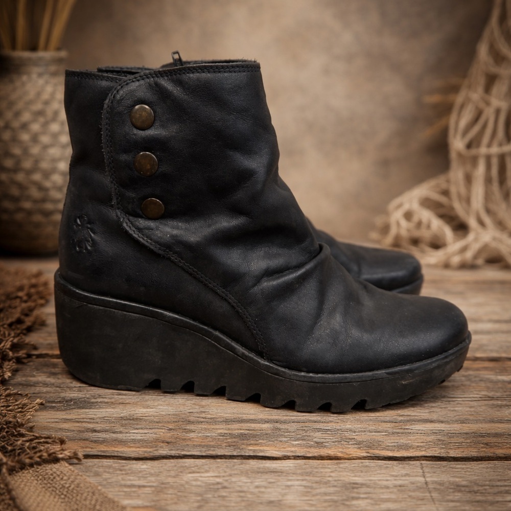 Fly London brom Black Leather Ankle Boots size 40